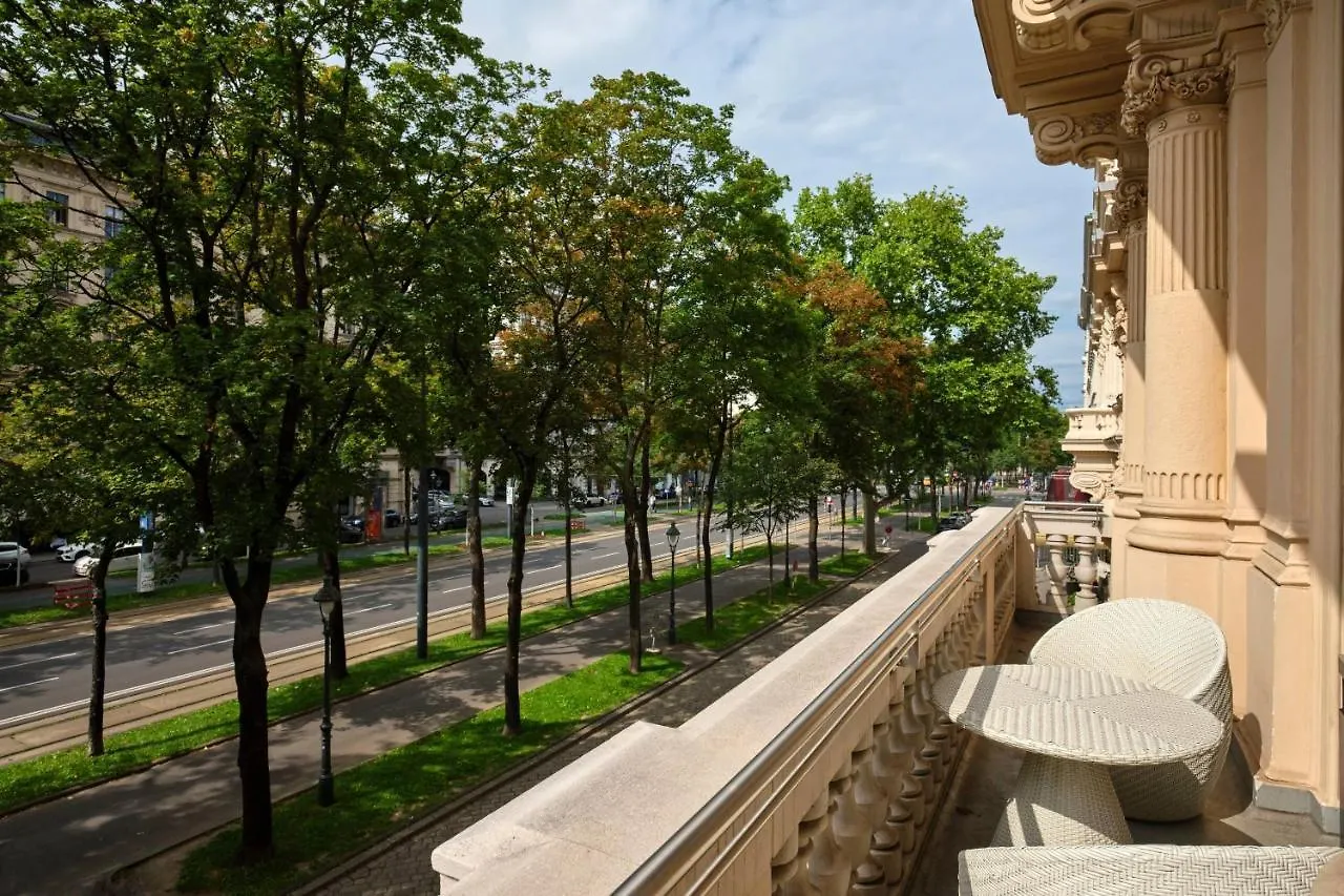The Ritz-Carlton, Vienna Hotel