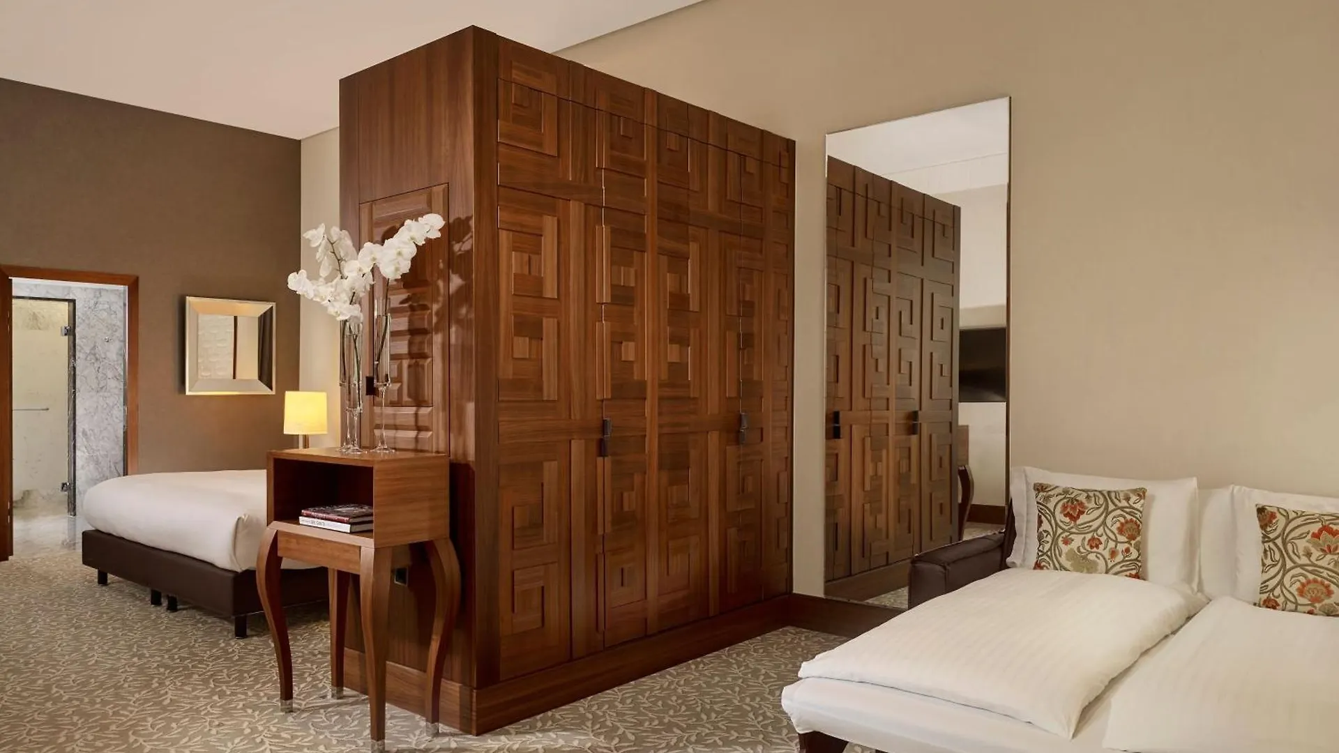 The Ritz-Carlton, Vienna Hotel