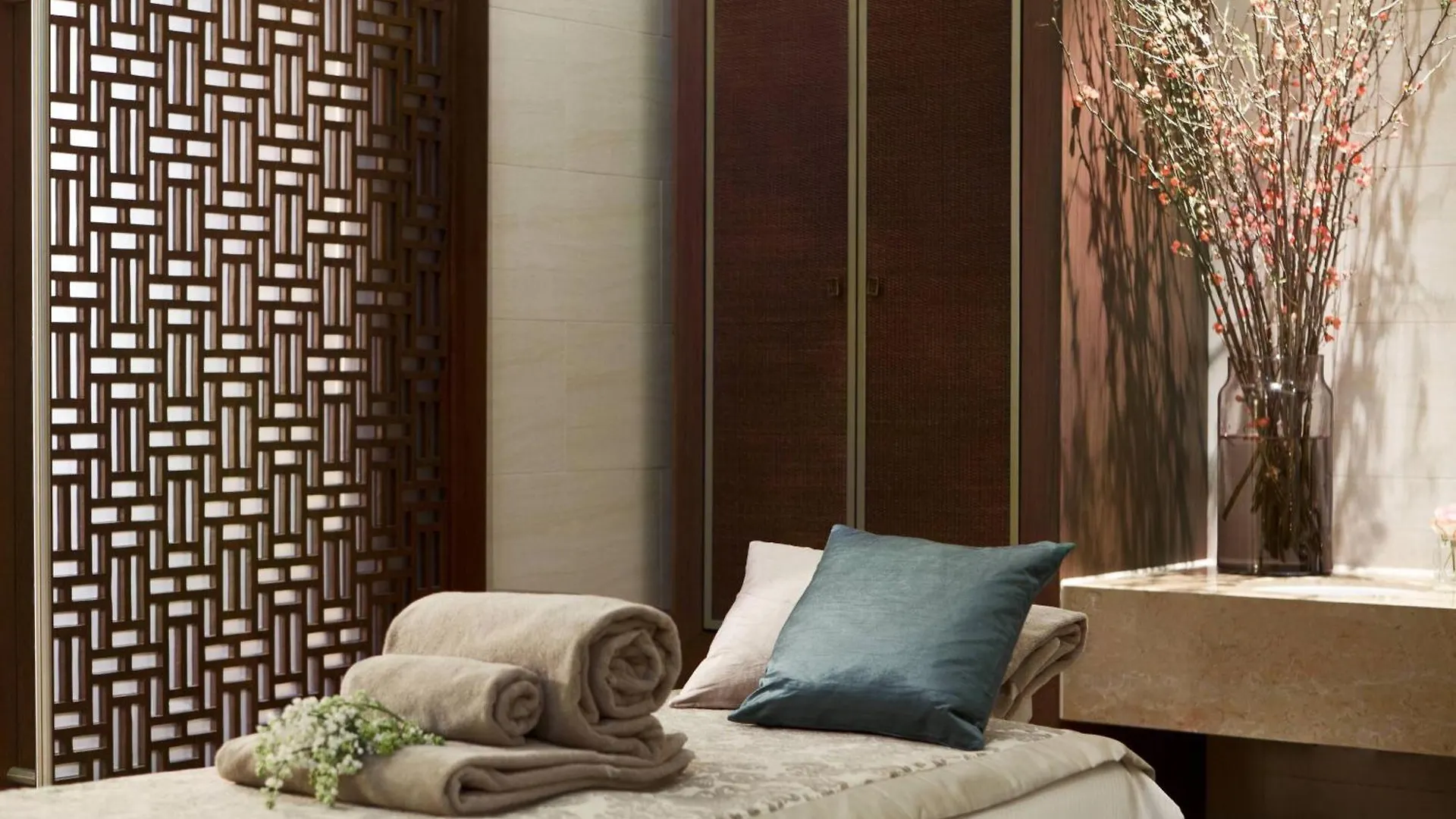 The Ritz-Carlton, Vienna Hotel