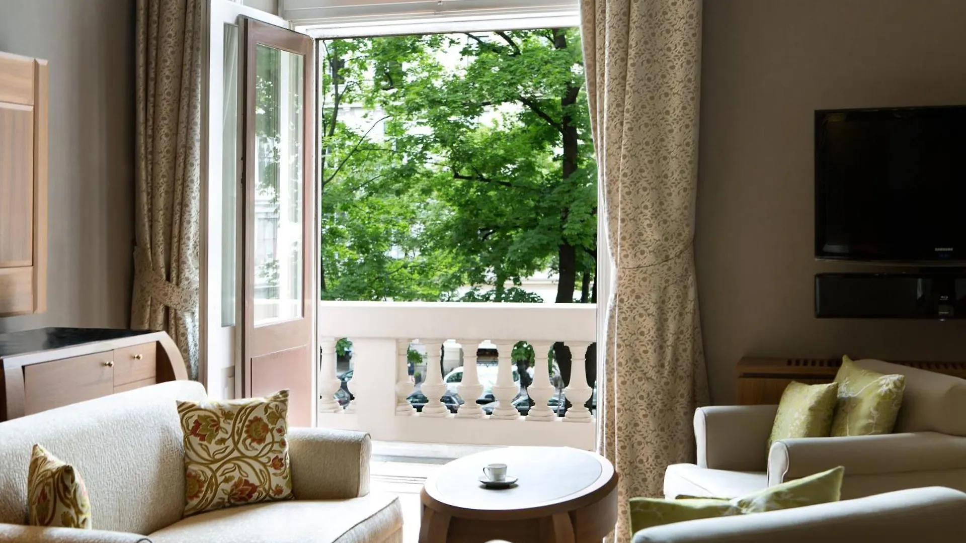 The Ritz-Carlton, Vienna Otel